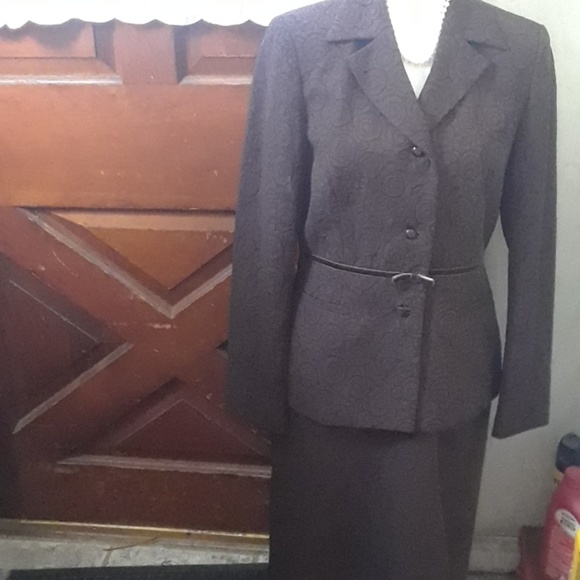 Liz Claiborne Suit size 8 - Picture 6 of 8